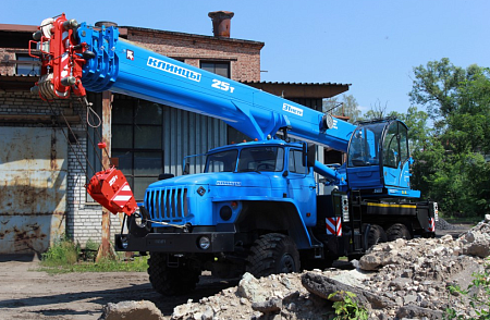 Продажа автокрана Клинцы КС-55713-3К-4 грузоподъемностью 25 тонн в г. Армавир